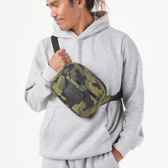 NEW ALOHA Collection Camo Keep It Light Hip Pack - Picture 4 of 7